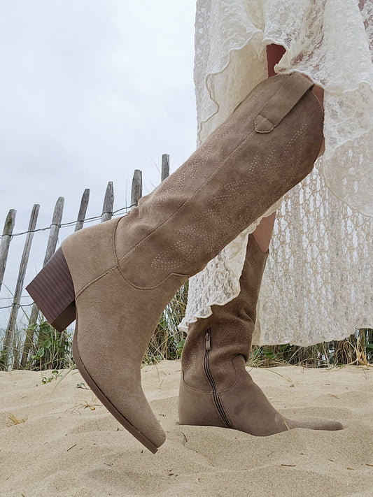 Bottes santiags brodées Taupe