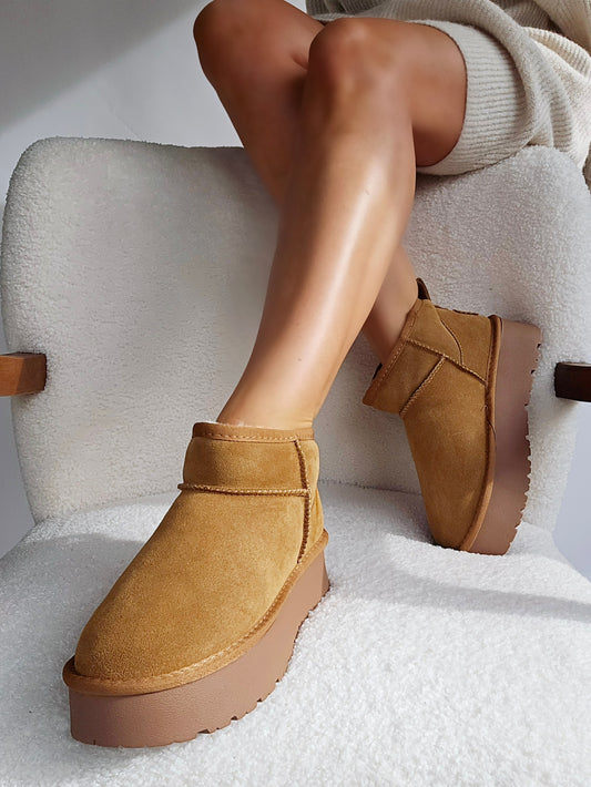 Boots plate-forme camel en cuir, doublées de fourrure douce – Une fusion de style