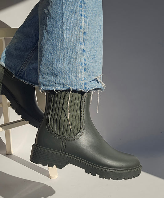 Bottines basses minimalistes kaki, parfaites pour un look décontracté