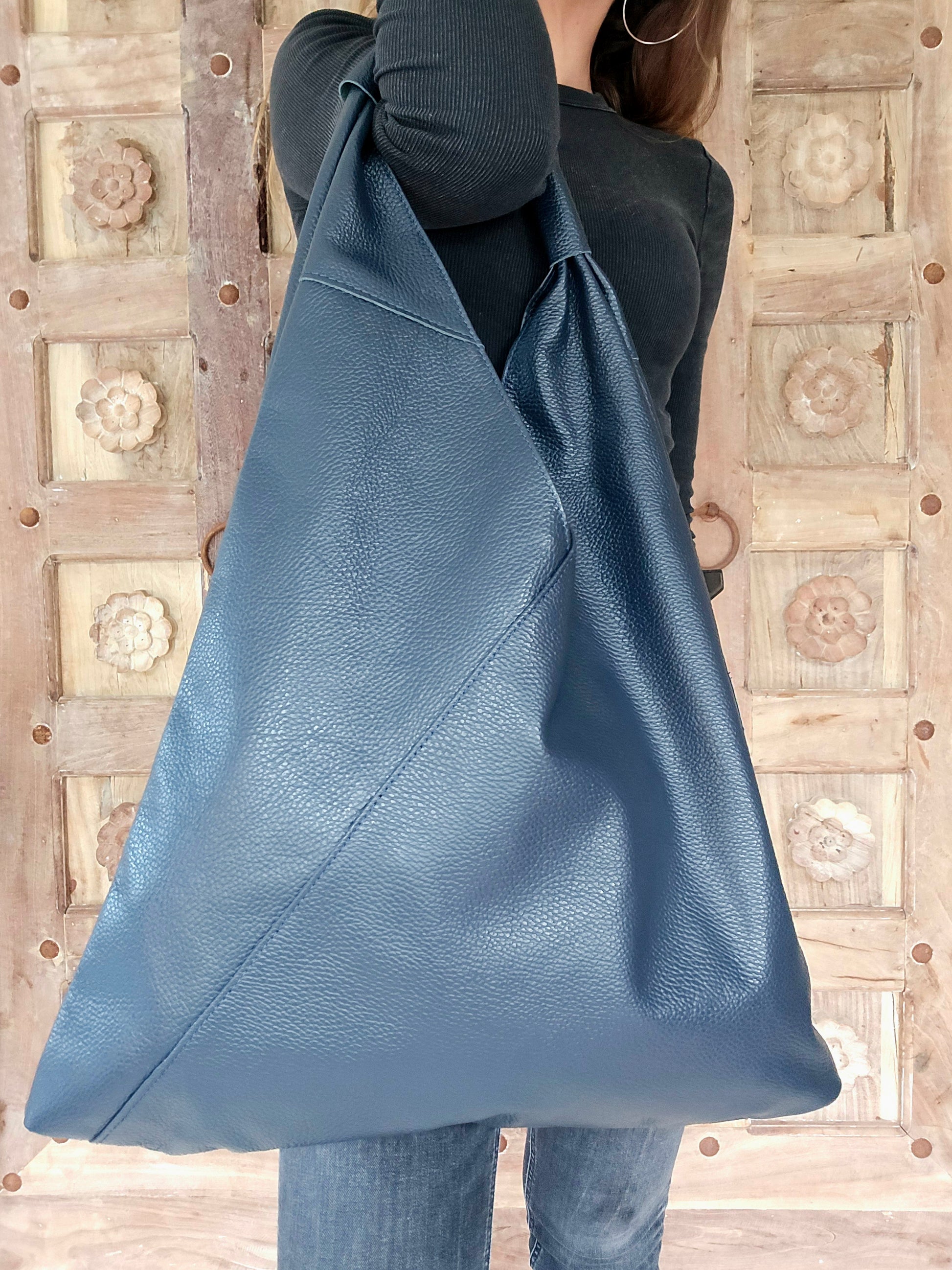 sac-cabas-noir-cuir-grainé