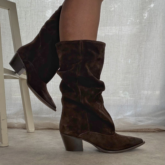Bottes plissées en cuir velours chocolat Semerdjian – Fabrication italienne