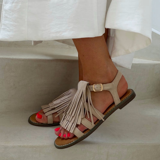 Sandales plates à franges esprit bohème – Beige doré