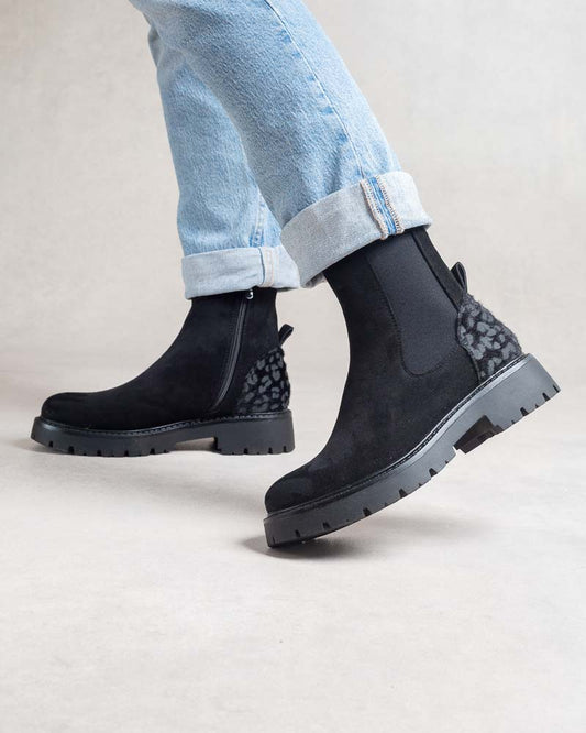 Boots femme semelle fine façon Chelsea – détail léopard au talon Noir