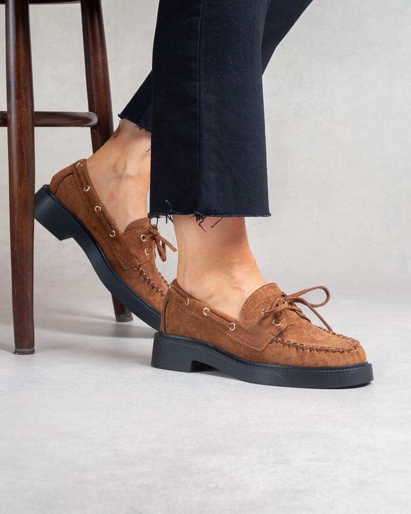 Mocassins bateau en suédine – Camel
