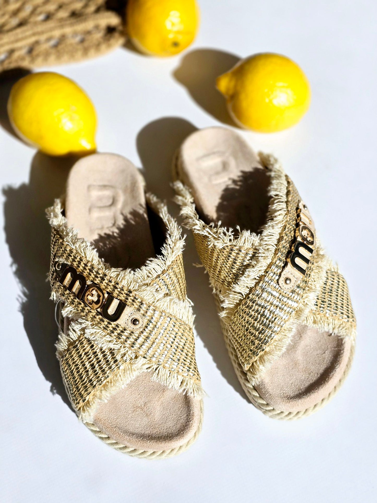 Mules croisées Mou raphia Beige