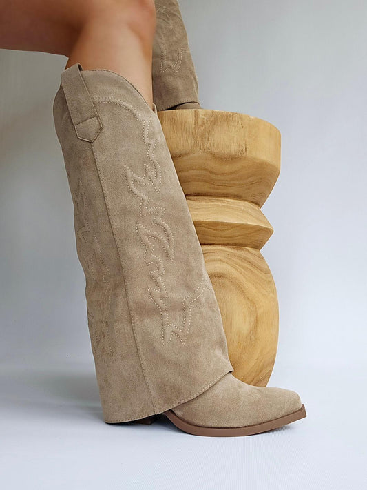 Bottes santiags chaussettes brodées Taupe