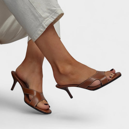 Mules à talon camel élégantes – talon effet bois