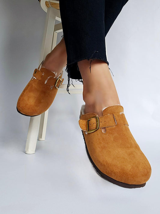 Mules sabot fourrées à boucle Camel