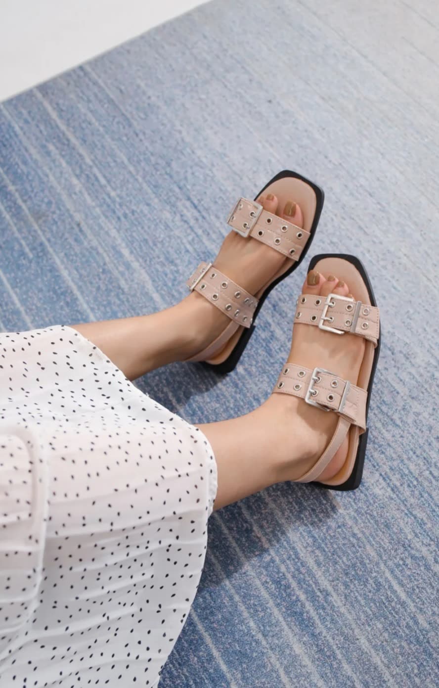 Sandales doubles sangles œillets Beige