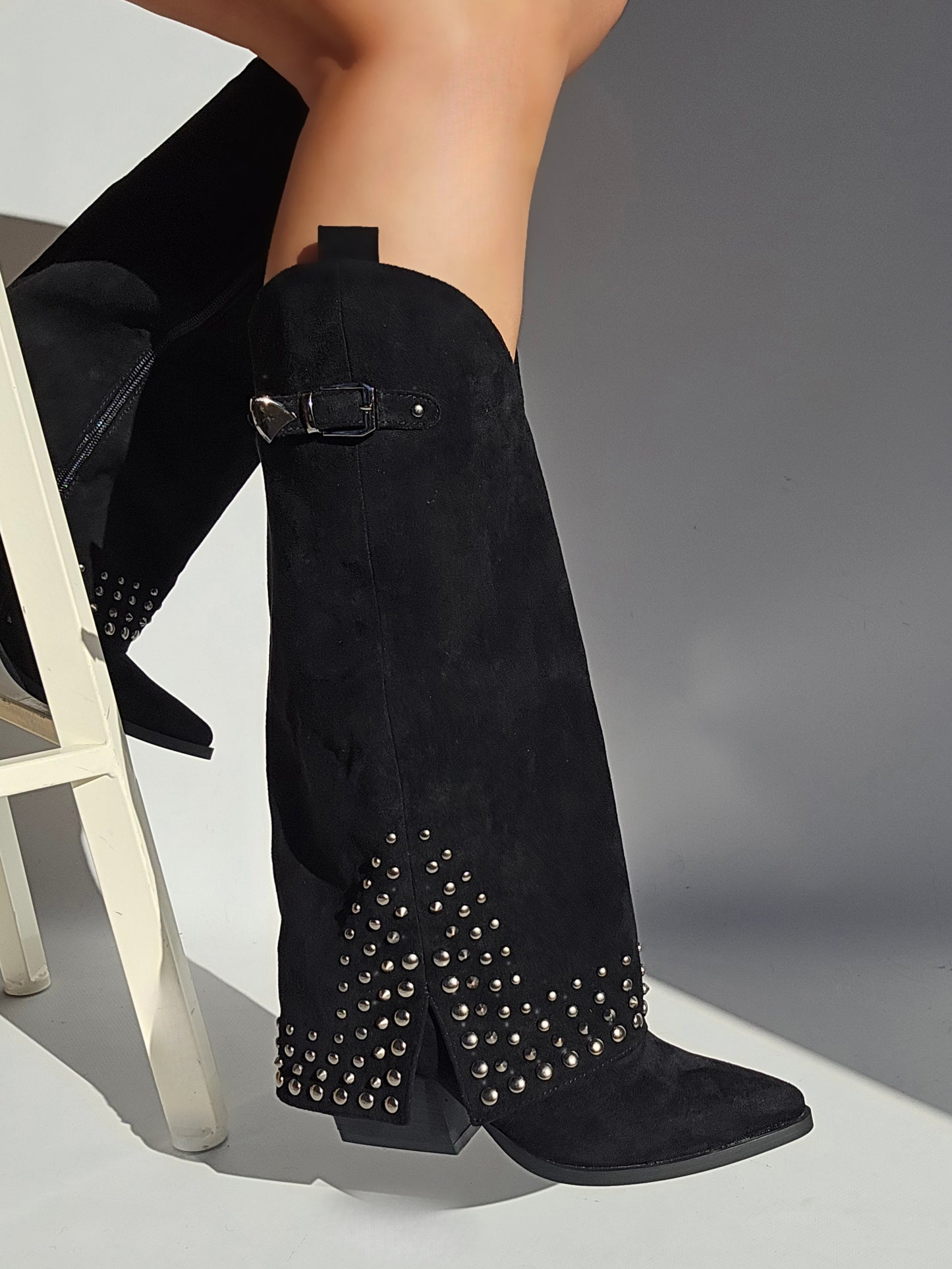 Bottes santiags Chaussettes détails cloutés suédine Noir