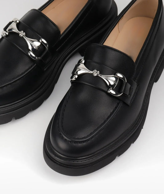 Mocassin petit talon Boucle argenté Noir