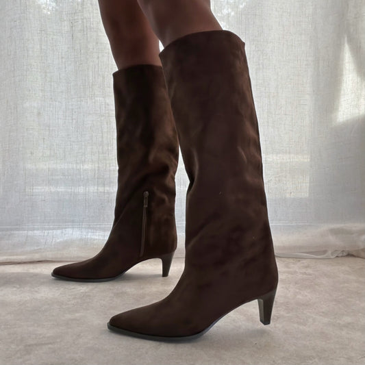 Bottes femme Corina chocolat en suédine pointues
