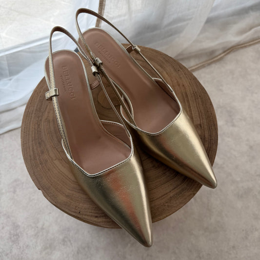 Escarpins slingback dorés à bout pointu – talon confortable