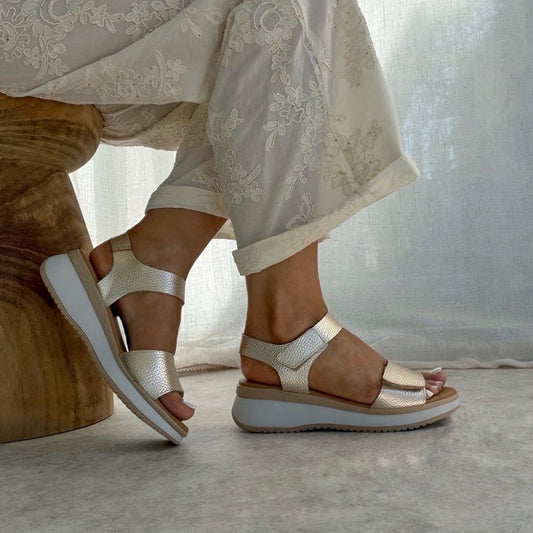 Sandales compensées cuir femme confort – double scratch & semelle légère