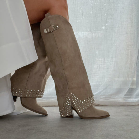 Bottes hautes western cloutées – suédine Beige