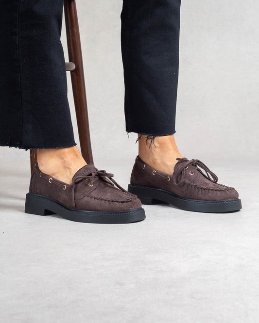 Mocassins bateau en suédine – Chocolat