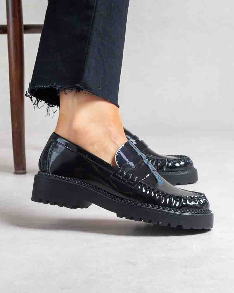 Mocassins vernis semelle crantée – Noir