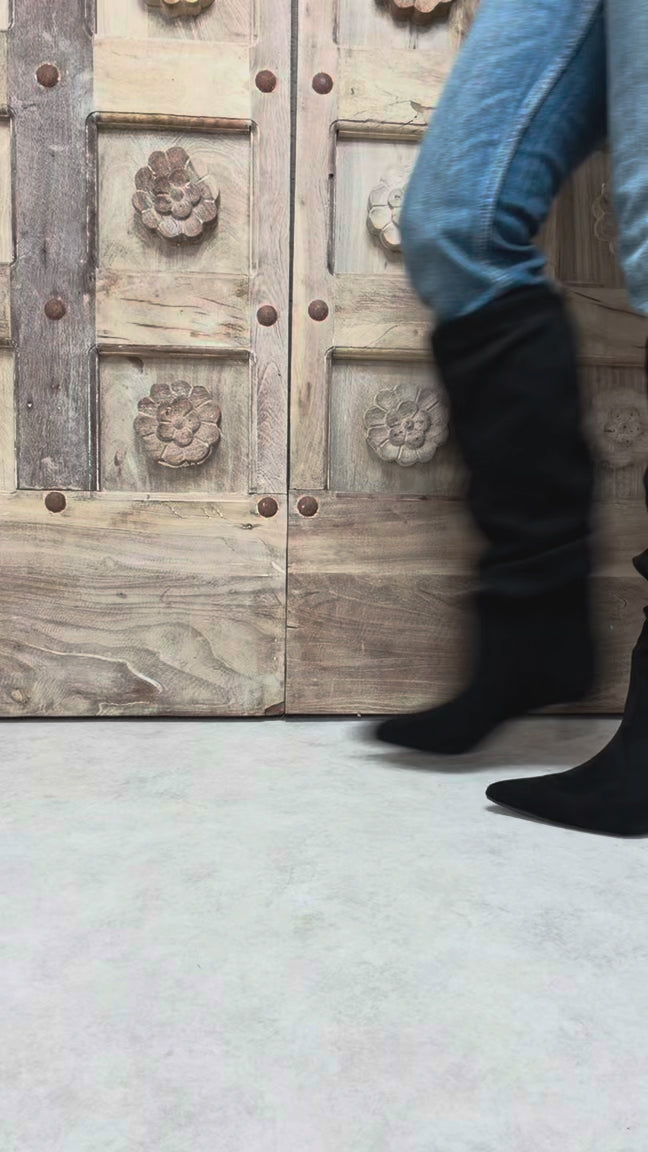 Bottes femme plissées en suédine à talon 5 cm – Noir