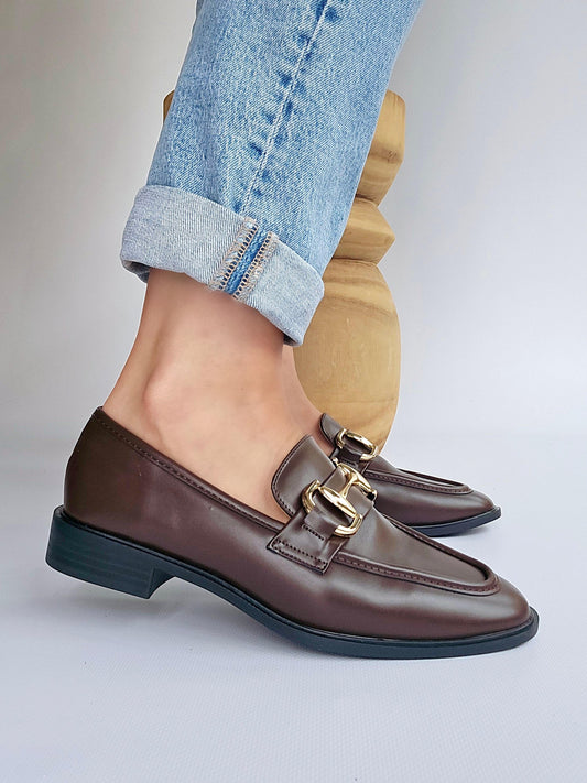 Mocassins semelles fines boucle doré Marron