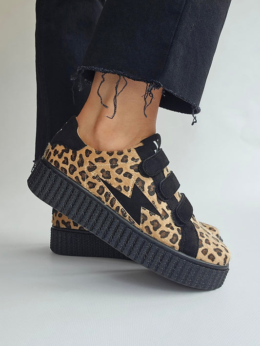 Baskets Vanessa Wu éclair Alia léopard beige et noir à scratchs