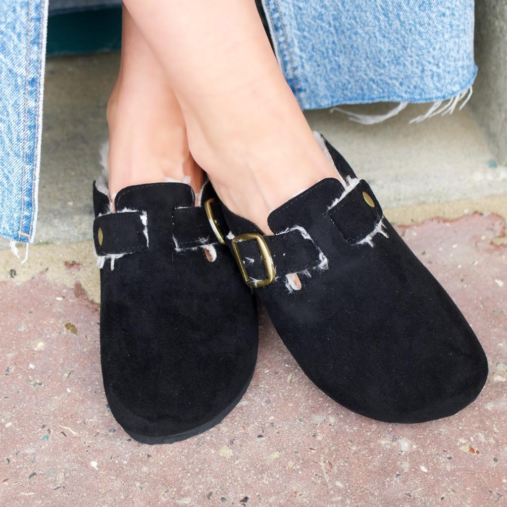 Mules sabot fourrées à boucle Noir