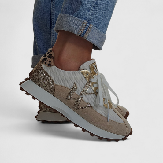 Baskets Vanessa Wu monogramme Faustine ivoire et beige à semelle running