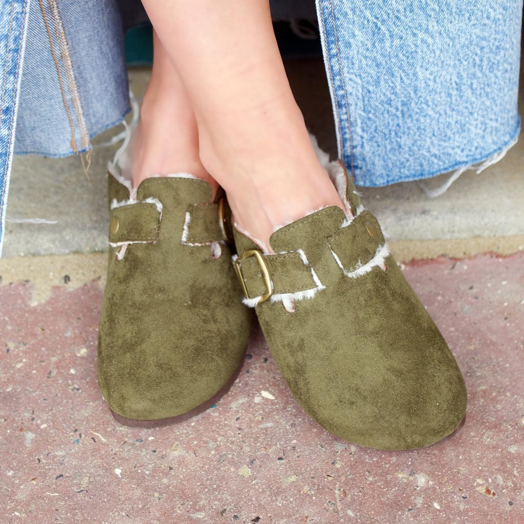 Mules sabot fourrées à boucle Kaki