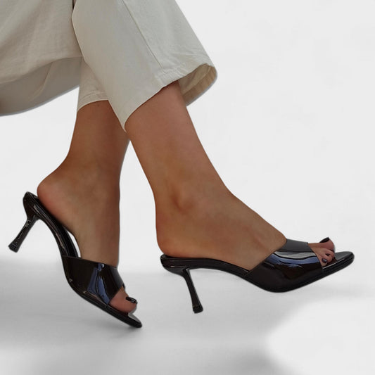 Mules vernies à talon aiguille – Marron