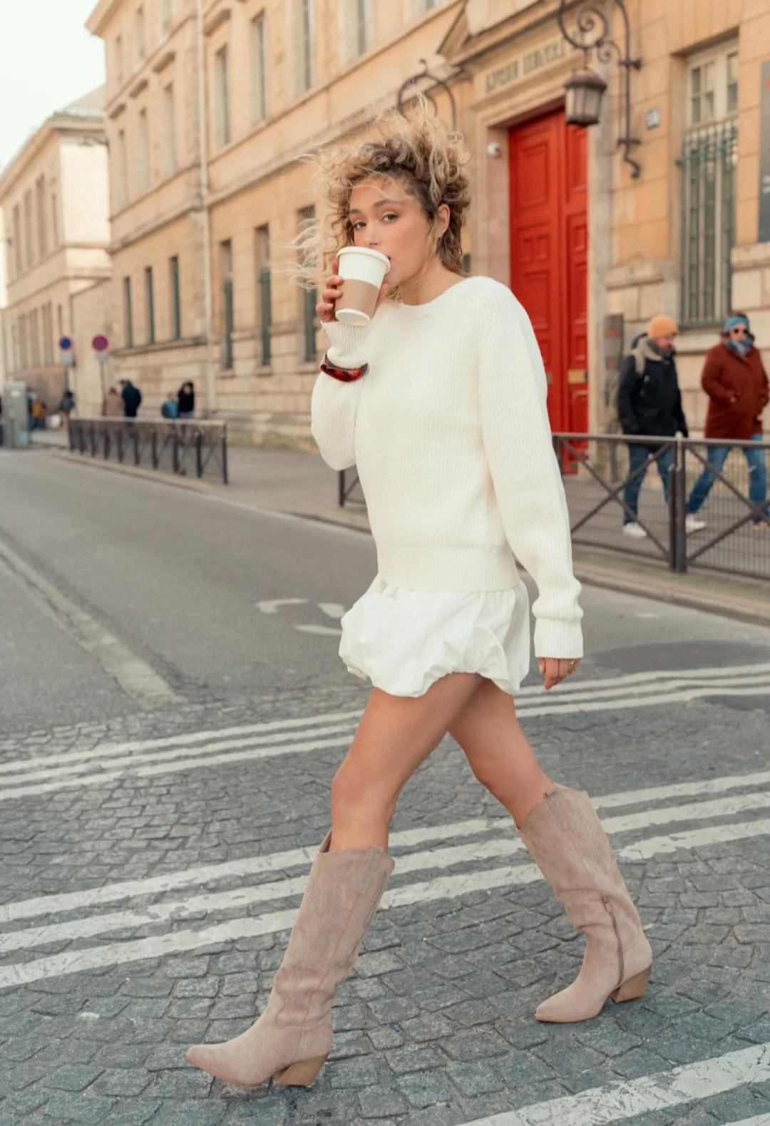 Bottes santiags détails flamme strass Taupe