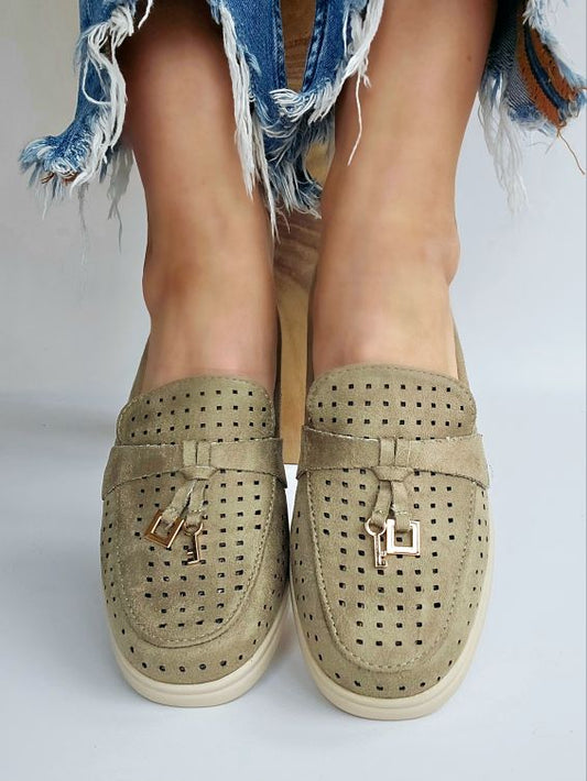 Mocassins ajourés ornements clé doré Kaki clair