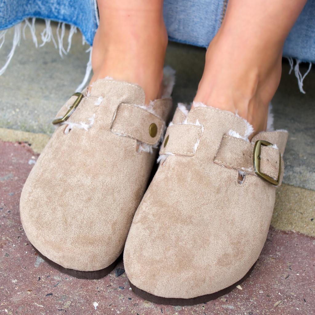 Mules sabot fourrées à boucle Taupe