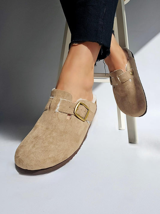 Mules sabot fourrées à boucle Taupe