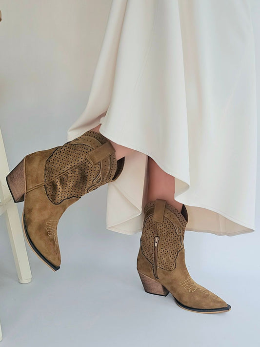 Santiags bottines ajourées Corina Camel